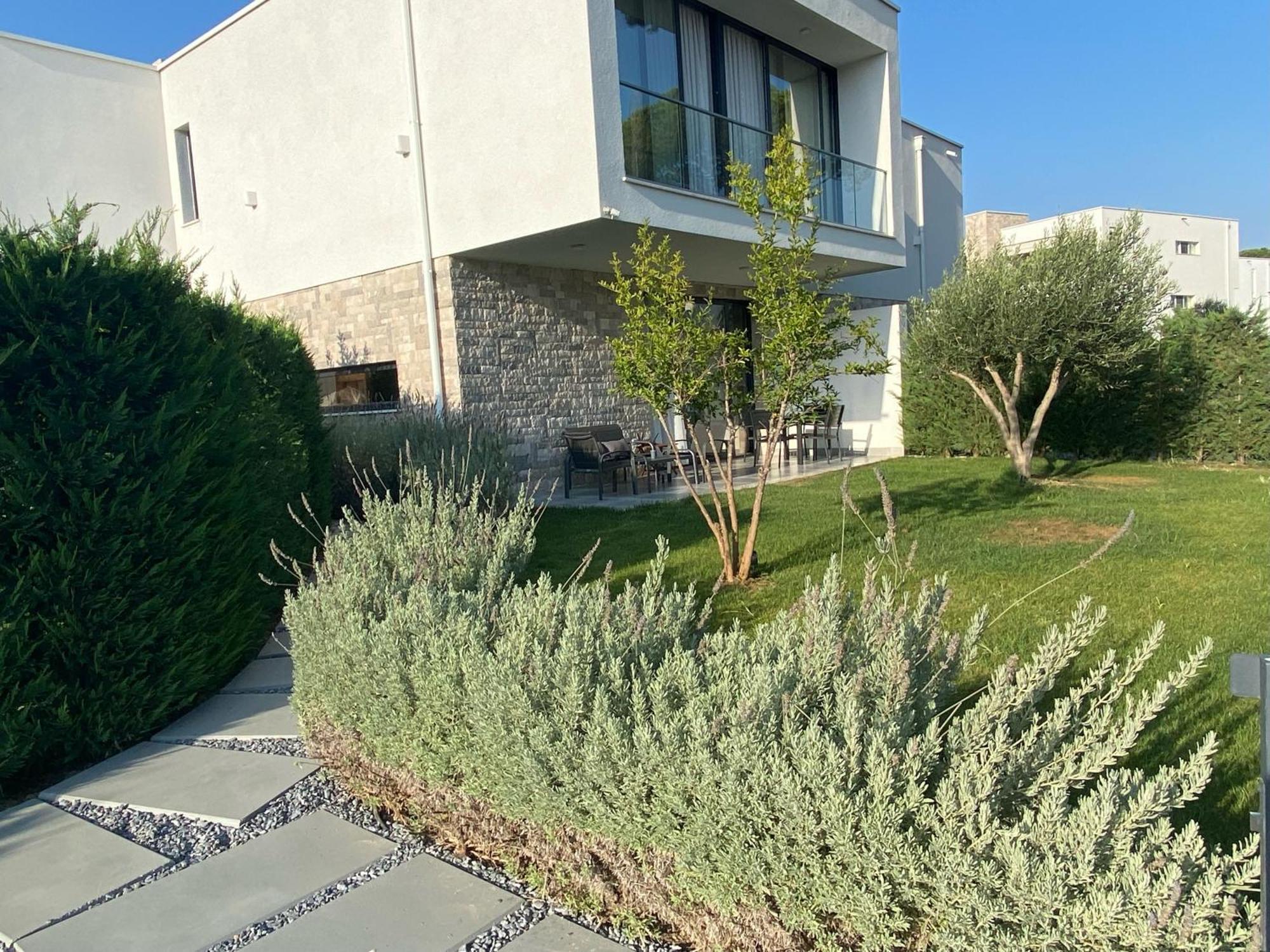 Rosemarine Villas Durrës Exterior foto